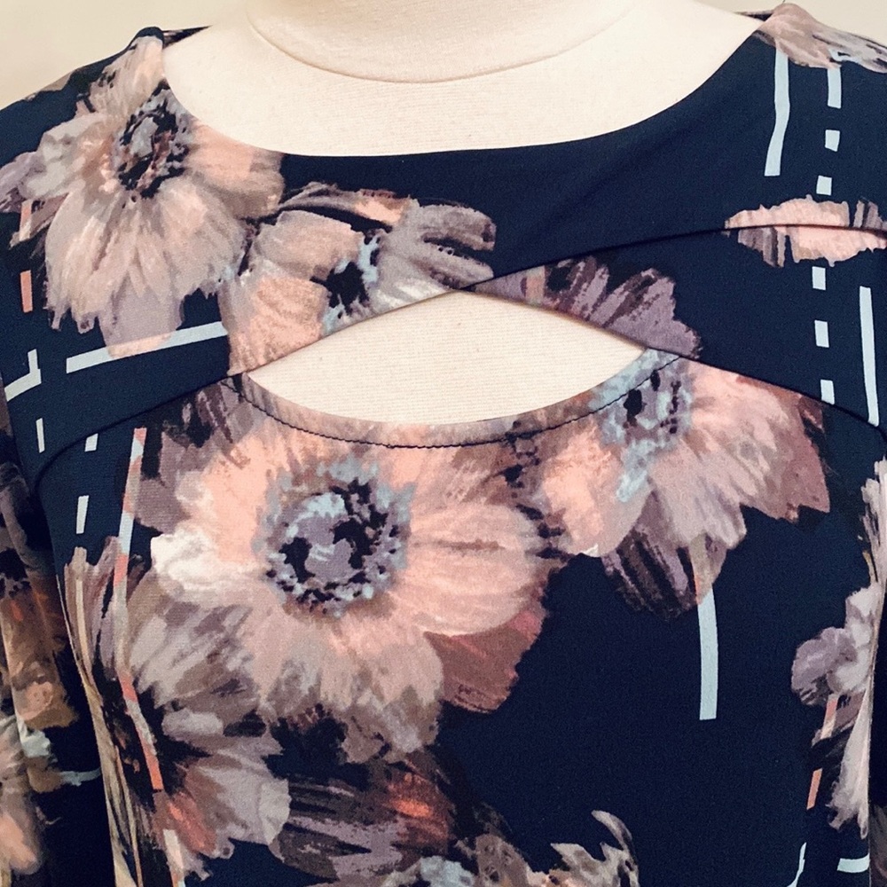 Nina Leonard Navy Blue Floral SZ S Boho Chic Romantic Everyday Elegance Dress - Picture 4 of 10